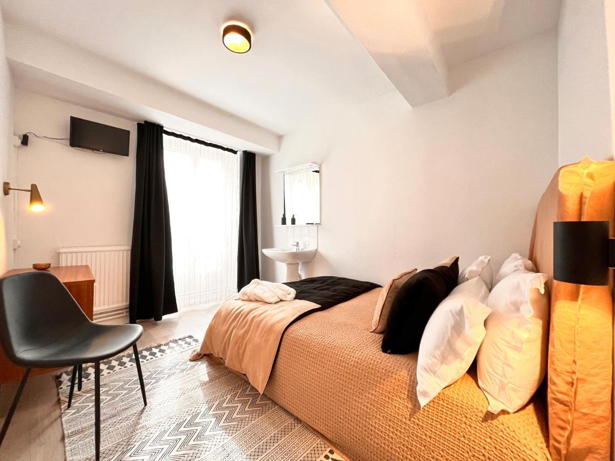 קלוני Hotel Du Commerce מראה חיצוני תמונה