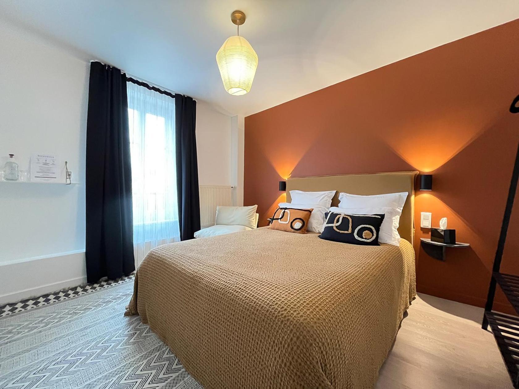 קלוני Hotel Du Commerce מראה חיצוני תמונה
