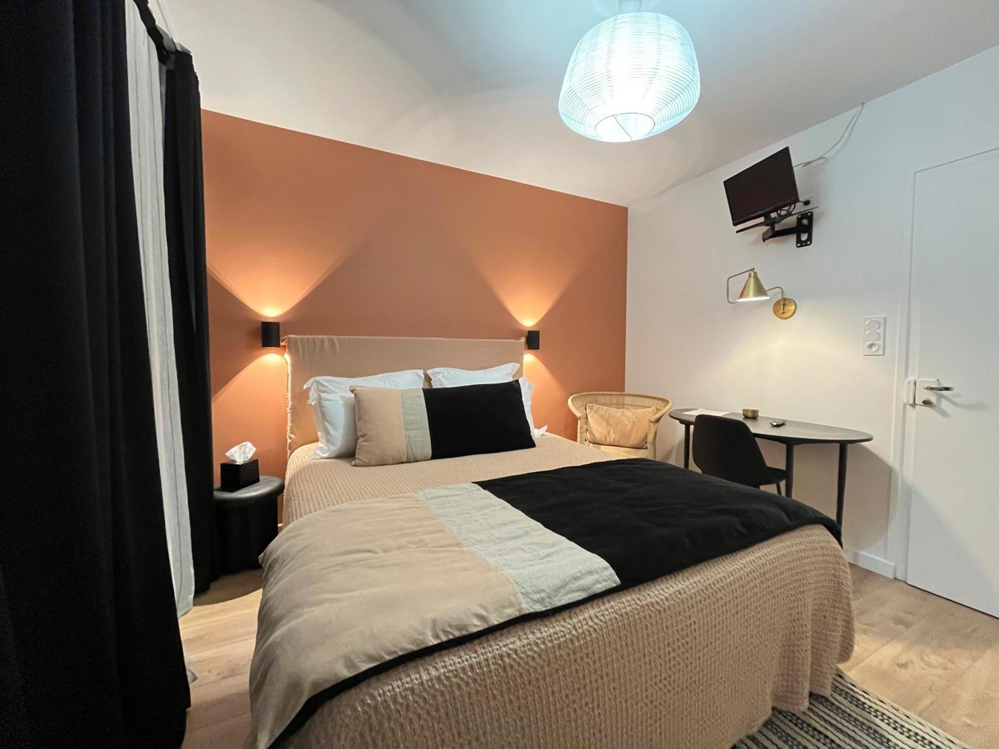 קלוני Hotel Du Commerce מראה חיצוני תמונה