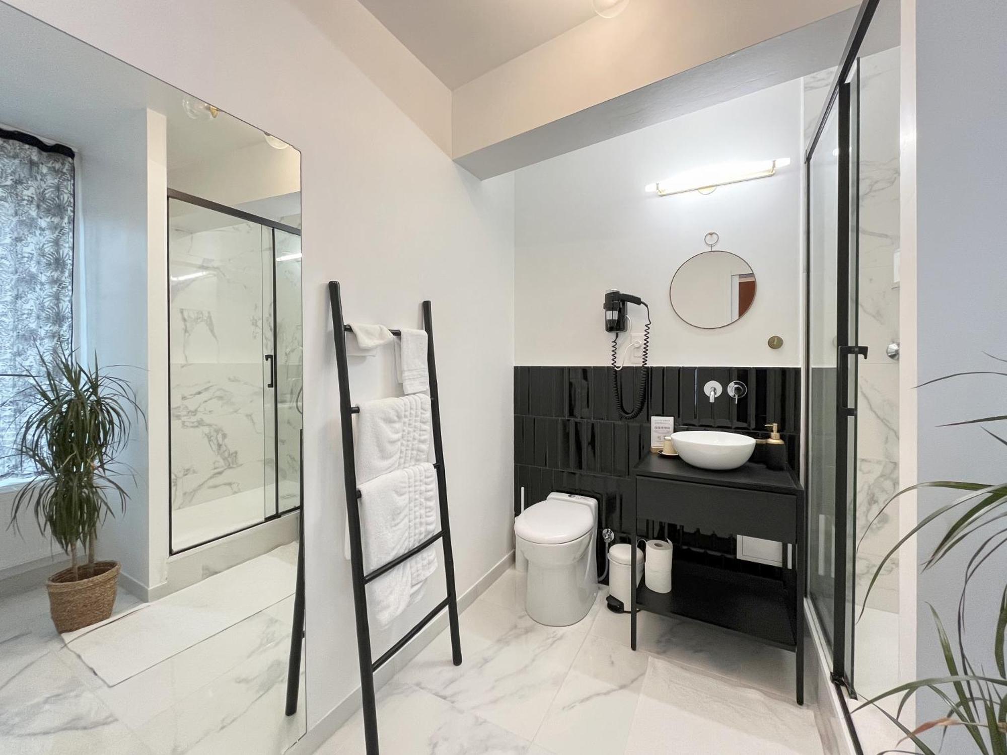 קלוני Hotel Du Commerce מראה חיצוני תמונה