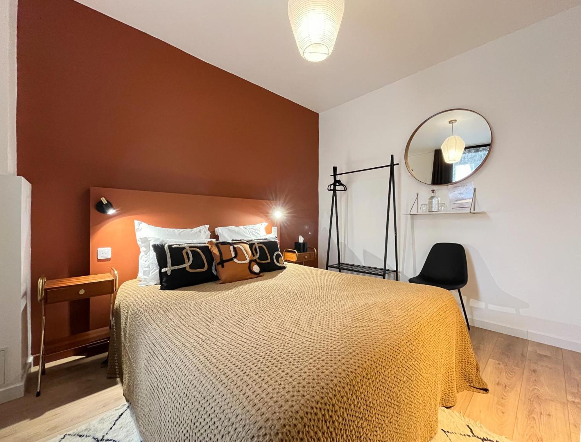 קלוני Hotel Du Commerce מראה חיצוני תמונה