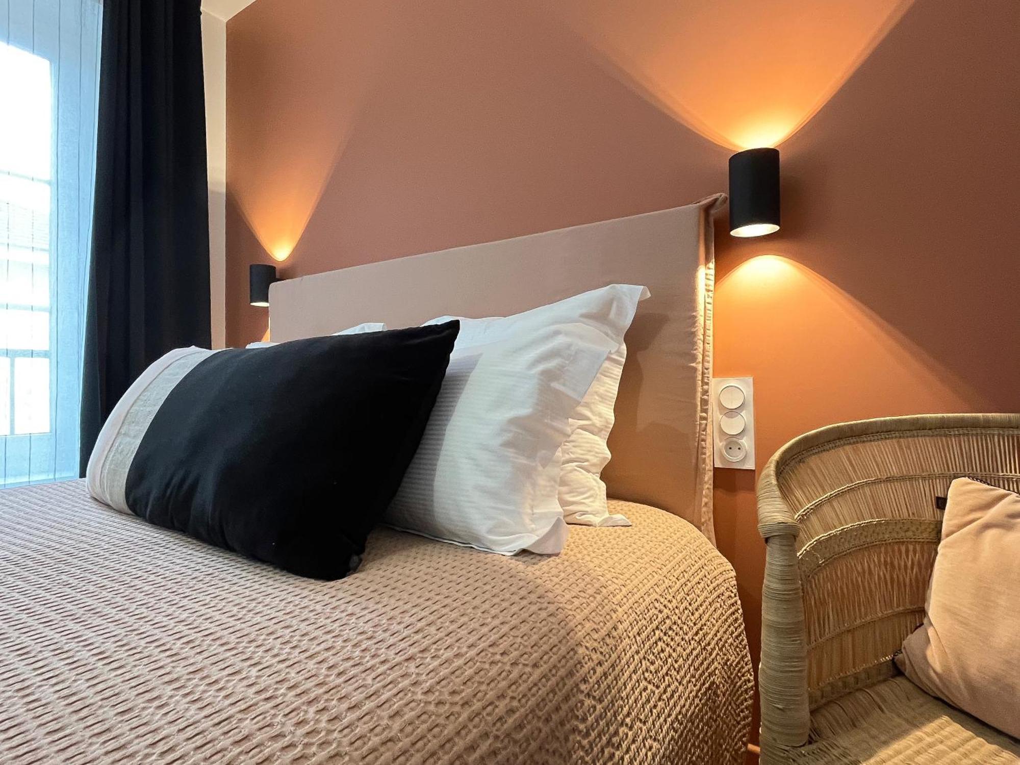 קלוני Hotel Du Commerce מראה חיצוני תמונה